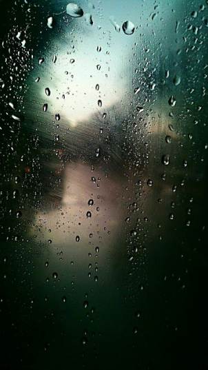  دانلود عکس باران پشت شیشه برای بک گراند گوشی